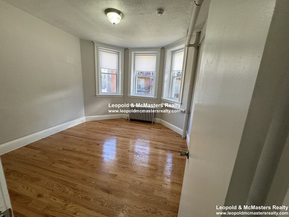 87 Wood Ave, Unit 87 woodstock in Boston, MA - Building Photo