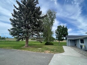 3910 Thrall Rd in Ellensburg, WA - Building Photo - Building Photo