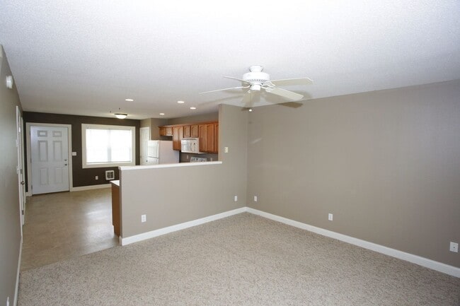 5430 6th Ave N in Grand Forks, ND - Building Photo - Building Photo