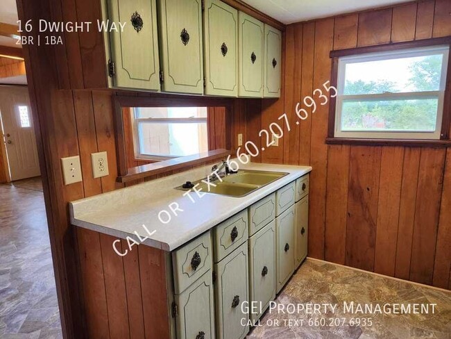16 Dwight Way in Kirksville, MO - Building Photo - Building Photo