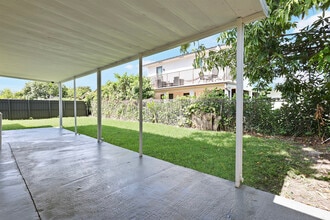 532 SW 79th Ave in Miami, FL - Building Photo - Building Photo