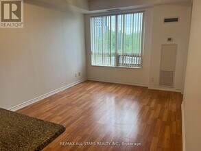 133-133 Wynford Dr in Toronto, ON - Building Photo - Building Photo