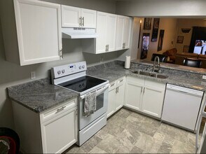 7802 Hardwick Dr in New Port Richey, FL - Building Photo - Building Photo