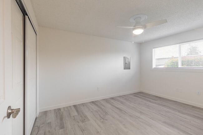Images Garden View Apartments in Vancouver, WA - Foto de edificio - Interior Photo