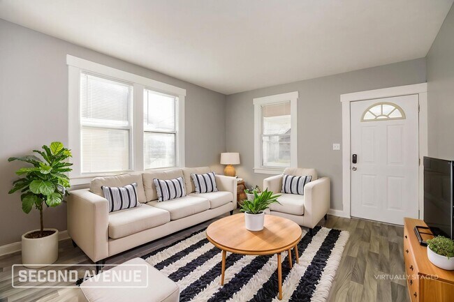 1806 Sundale Ave in Cincinnati, OH - Foto de edificio - Building Photo