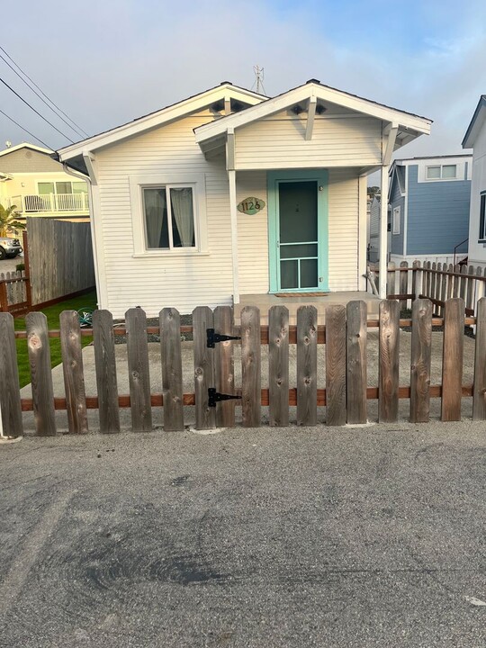 1126 Market in Morro Bay, CA - Building Photo