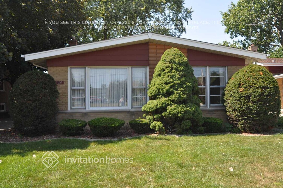 9720 S Kostner Ave in Oak Lawn, IL - Building Photo