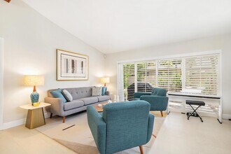 140 Greenwood Dr in West Palm Beach, FL - Building Photo - Building Photo