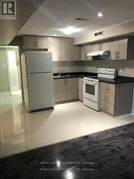 37 Brightside Dr in Toronto, ON - Building Photo - Building Photo