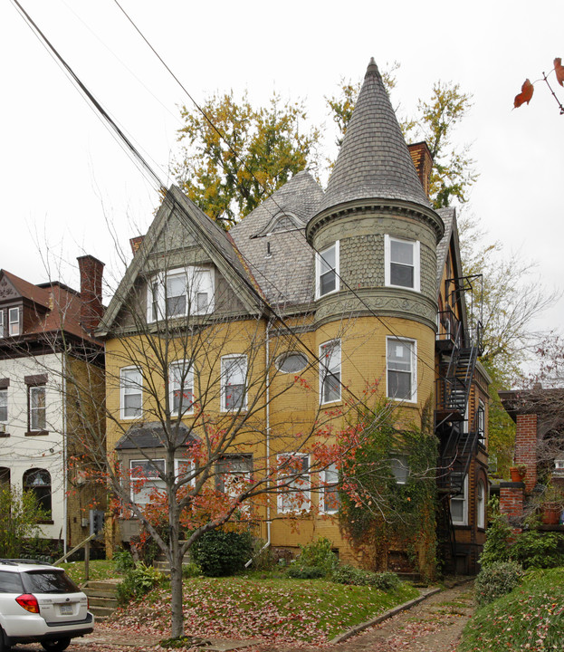 328 Stratford Ave in Pittsburgh, PA - Building Photo