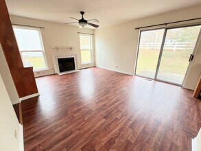 2006 Aspen Dr in Woodstock, IL - Building Photo - Building Photo