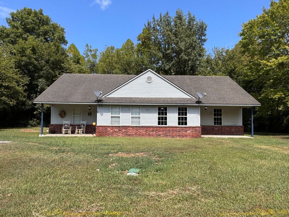 121 Green Ln in Batesville, AR - Building Photo