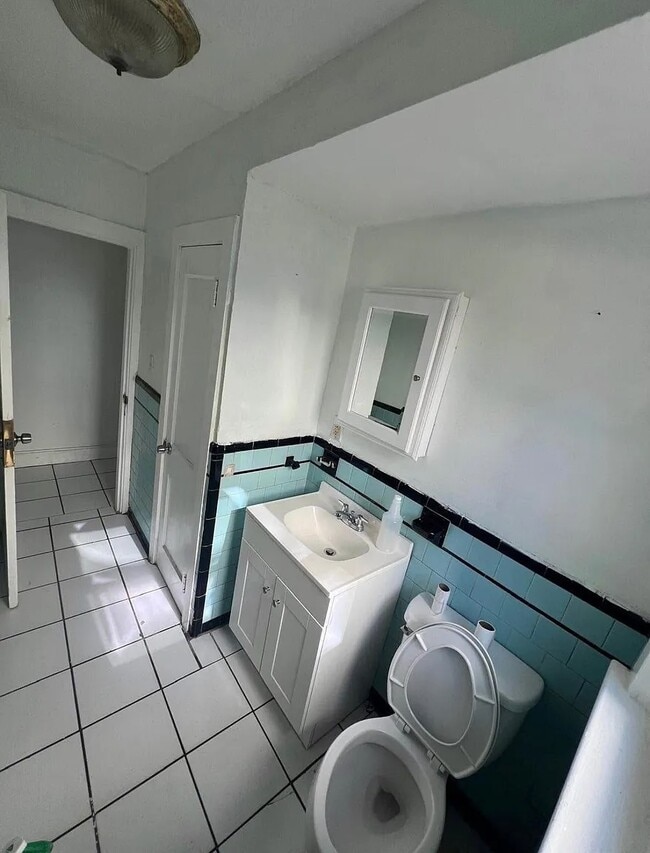 166 Regent Ave, Unit 2R in Providence, RI - Foto de edificio - Building Photo