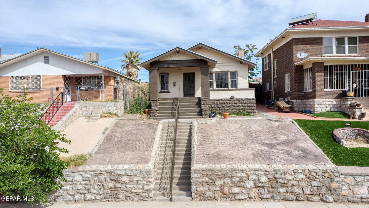 1123 E California Ave in El Paso, TX - Building Photo