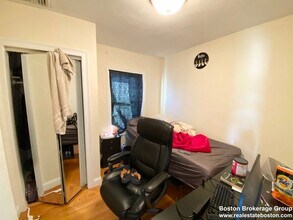 132 Hillside St in Boston, MA - Building Photo - Building Photo