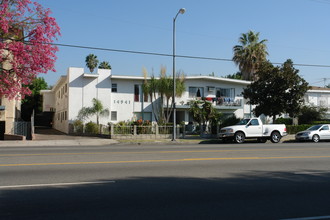 14941 Burbank Blvd in Sherman Oaks, CA - Building Photo - Building Photo