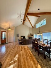 2058 NW Pinot Ct in Bend, OR - Building Photo - Building Photo