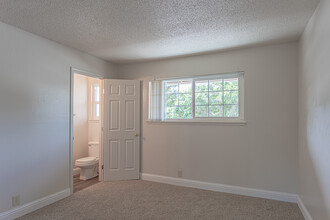 Mountain View Apartments in Concord, CA - Building Photo - Interior Photo