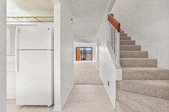 1464 NW 97th Terrace, Unit 285 in Pembroke Pines, FL - Building Photo - Building Photo