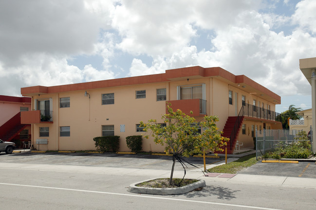 330 W 20th St in Hialeah, FL - Building Photo - Building Photo