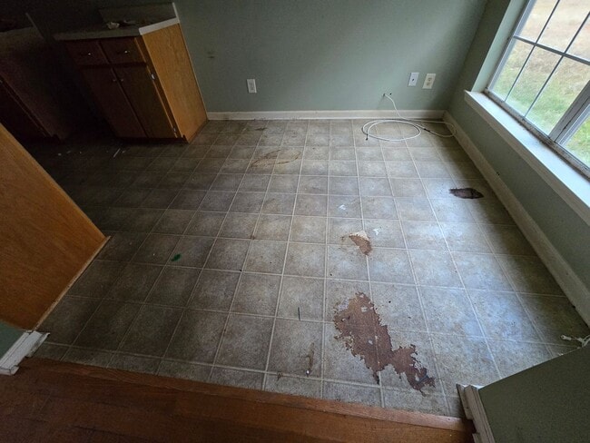 property at 10 Carlisle Ln