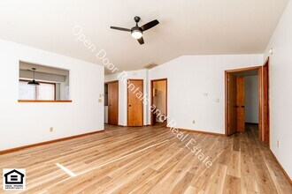 1514-1516 Fieldstone Dr in Fort Wayne, IN - Building Photo - Building Photo