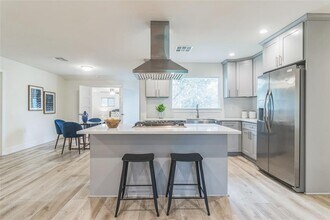 1502 Villanova Dr in Austin, TX - Building Photo - Building Photo