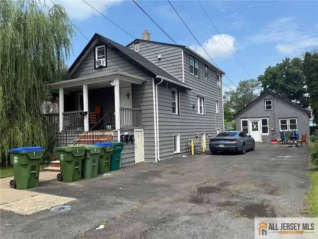 67 Foyer St, Unit 4 in Edison, NJ - Foto de edificio - Building Photo
