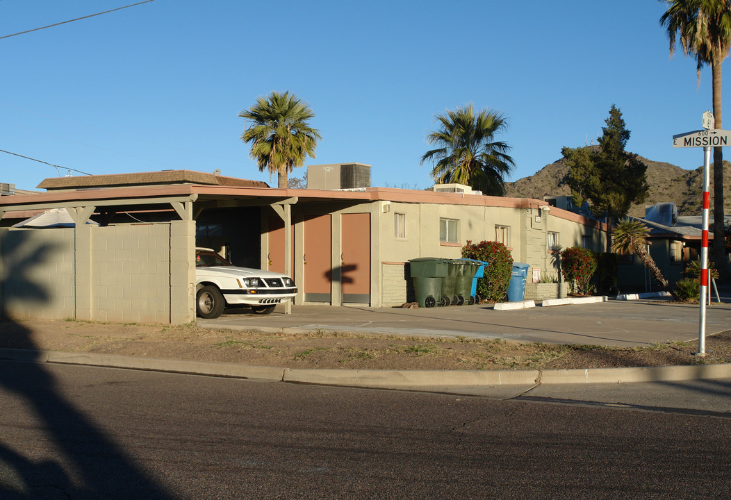 Mission Lane Apartments in Phoenix, AZ - Building Photo