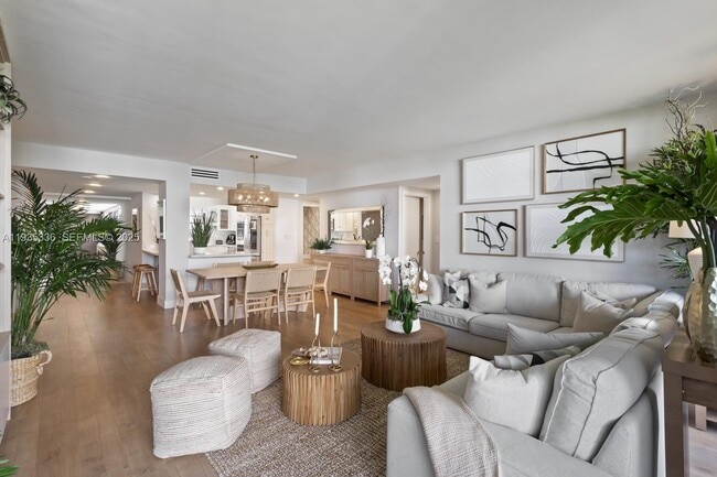 141 Crandon Blvd in Key Biscayne, FL - Building Photo - Building Photo