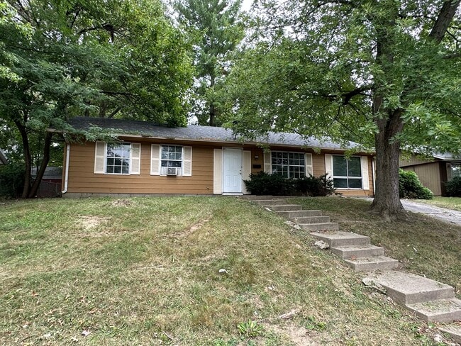 property at 920 Timberline Dr