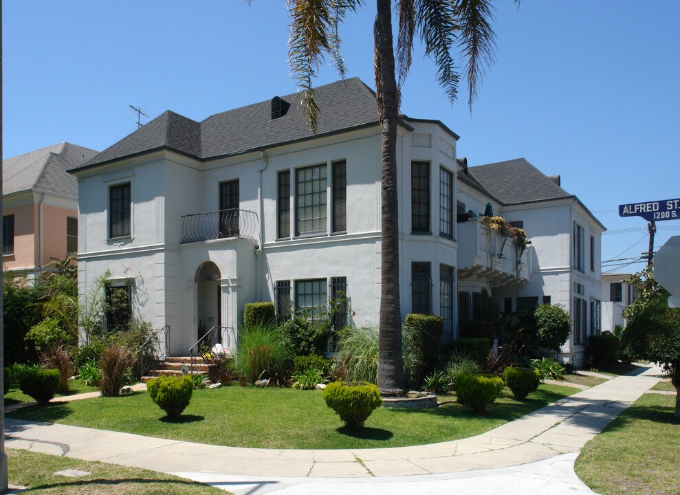 1201 S Alfred St in Los Angeles, CA - Building Photo