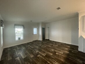 904 W Xanadu Ave in Venice, FL - Building Photo - Building Photo