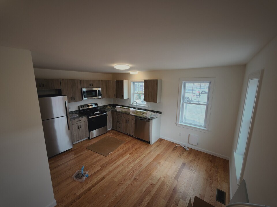 424 E Falmouth Hwy in East Falmouth, MA - Building Photo