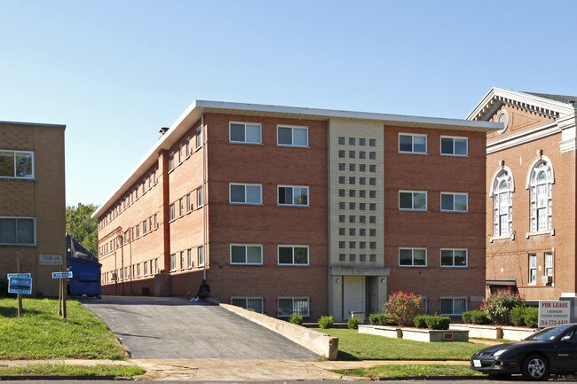 Tvelen apartments in St. Louis, MO - Building Photo - Building Photo