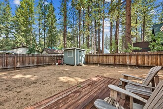 945 Alameda Ave in South Lake Tahoe, CA - Building Photo - Building Photo