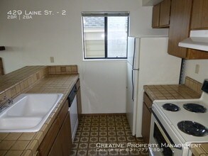 429 Laine St-Unit -2 in Monterey, CA - Foto de edificio - Building Photo