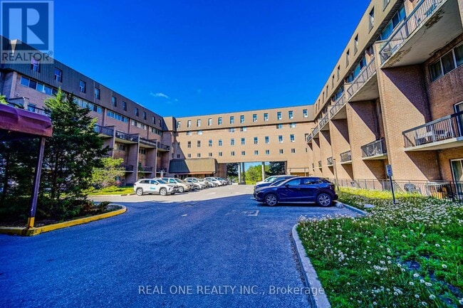 property at 165 Cherokee Blvd