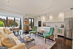 1011 M St NW in Washington, DC - Building Photo