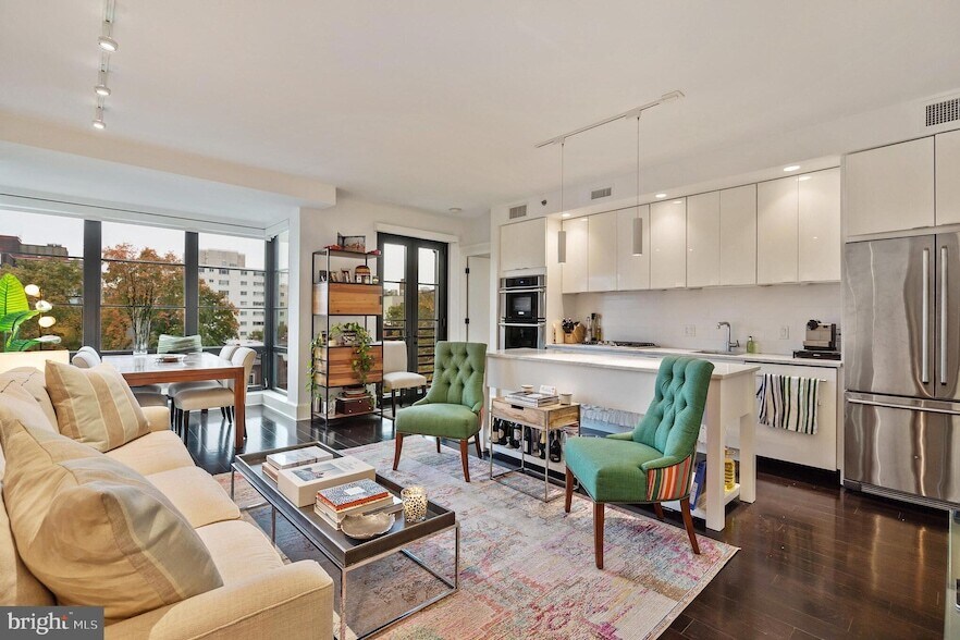 1011 M St NW in Washington, DC - Foto de edificio