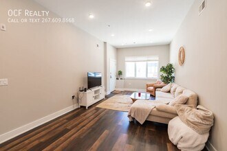 711 N 16th St-Unit -1 in Philadelphia, PA - Foto de edificio - Building Photo