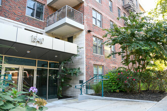 Pelham Terrace in Bronx, NY - Foto de edificio - Building Photo