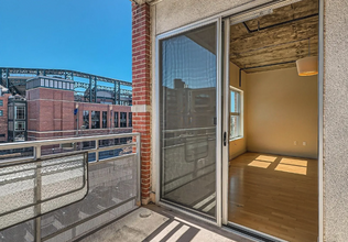 2229 Blake St, Unit 406 in Denver, CO - Building Photo - Building Photo