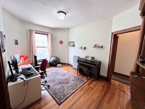 3216 W Altgeld St in Chicago, IL - Building Photo - Building Photo
