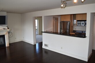 1711 E Olive Wy in Seattle, WA - Building Photo - Building Photo