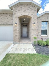 2408 Moon Rnch in Weatherford, TX - Building Photo - Building Photo