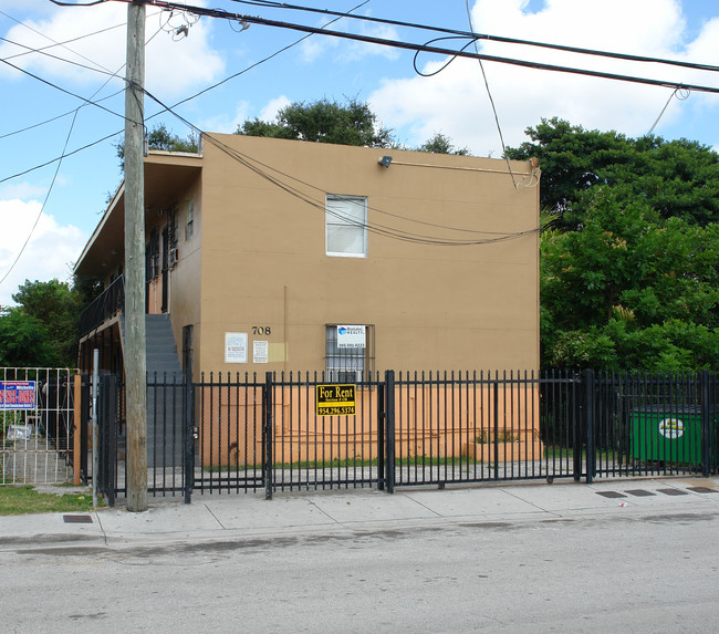 708 NW 4th Ave in Miami, FL - Building Photo - Building Photo