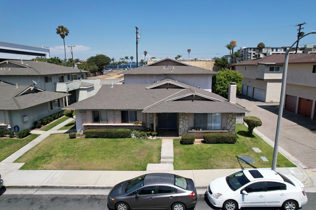 18442 Steep Ln in Huntington Beach, CA - Building Photo - Building Photo