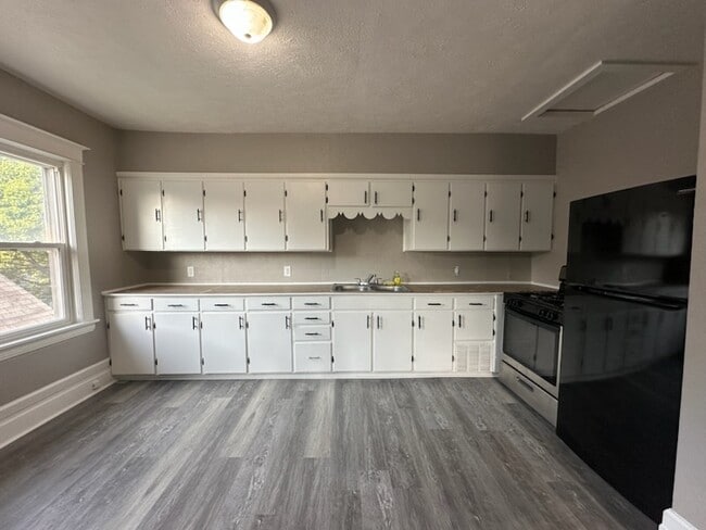 property at 1160 Sanford St