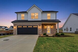 508 Cripple Creek Cir in Nicholasville, KY - Building Photo